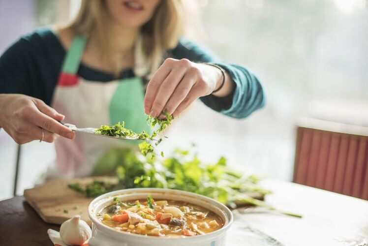 Preparación de alimentos útiles con una fuerte negativa de fumar